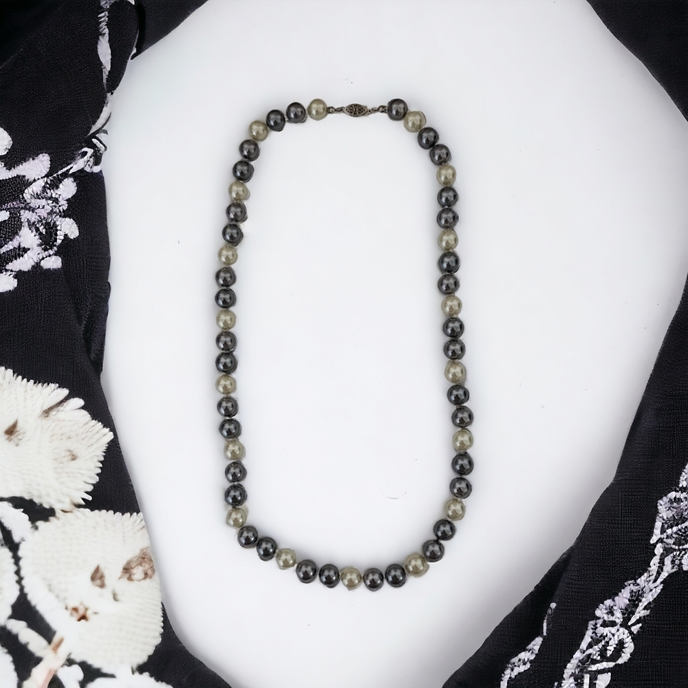 Vintage String of Gray & White Faux Pearls 24"with Earrings - Picture 3 of 6